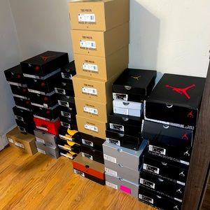 Posting Alert!! WE’ER BACK! Tap In With Us For Brand New 100% Authentic Jordans